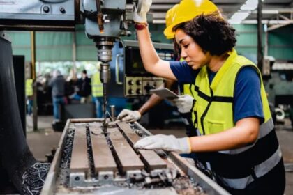 UKM 560-1000-2: A Guide to Industrial Performance
